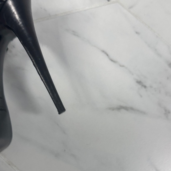 Saint Laurent Tribute Black Heels - Picture 8 of 13